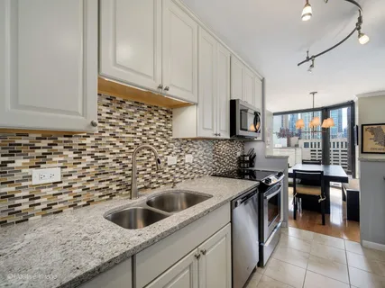 $565,000 | 50 East Bellevue Place, Unit 1804, Chicago, IL 60611
