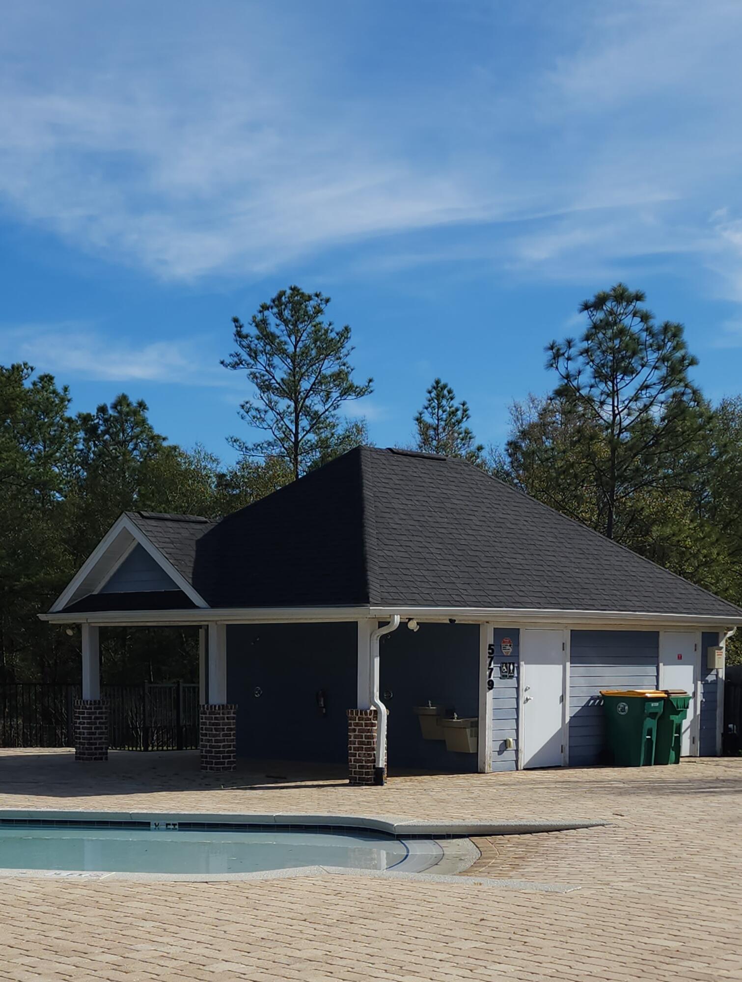 5739 Marigold Loop Crestview, FL 32539 - Photo 5 of 36 front view of house with a yard
