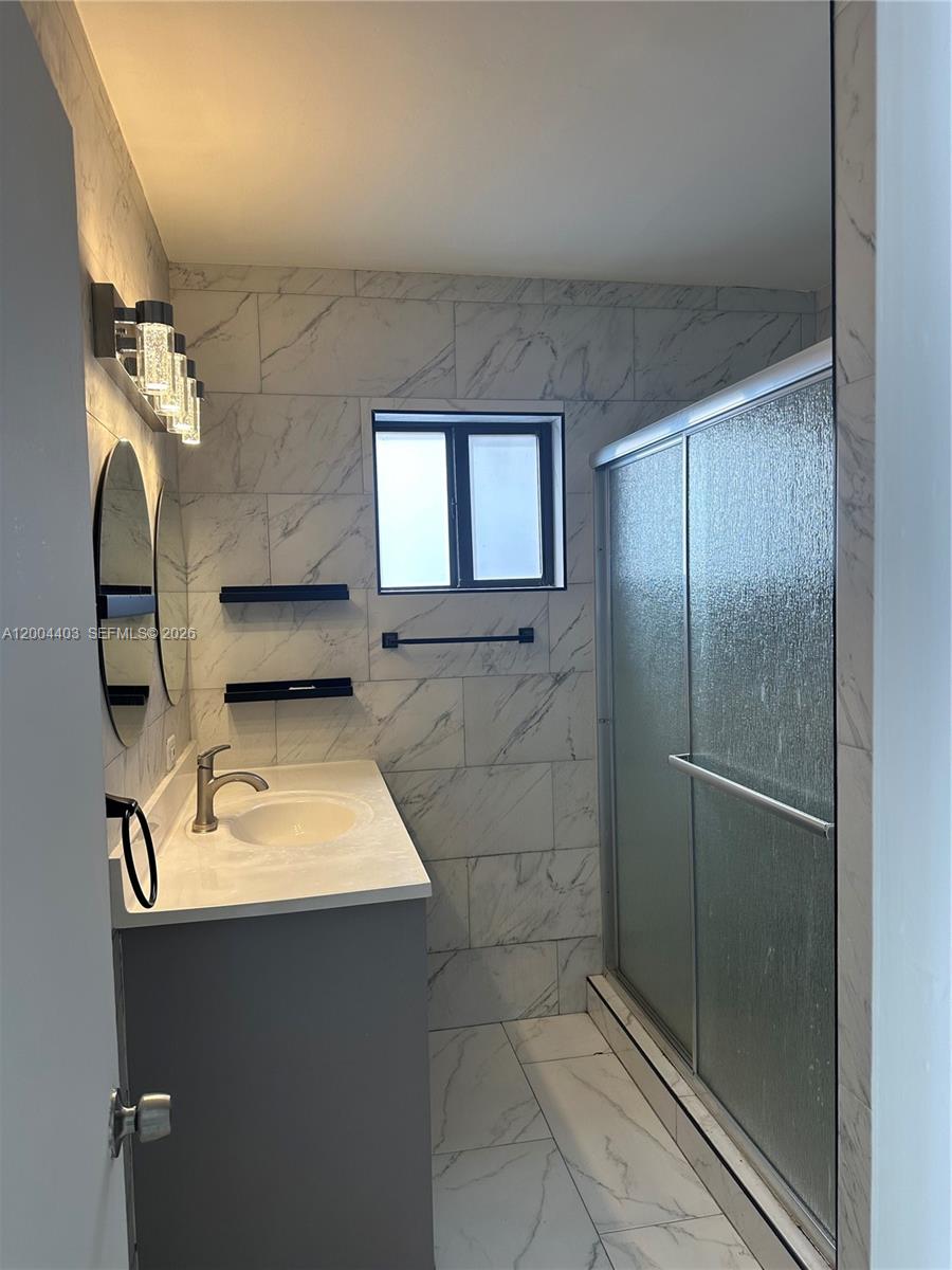 220 Southwest 8th Avenue, Unit 12 Hallandale Beach, FL 33009 - Photo 12 of 17