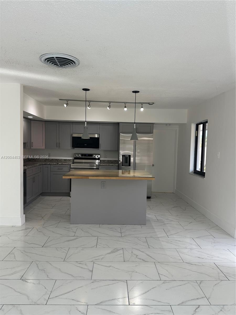 220 Southwest 8th Avenue, Unit 12 Hallandale Beach, FL 33009 - Photo 6 of 17