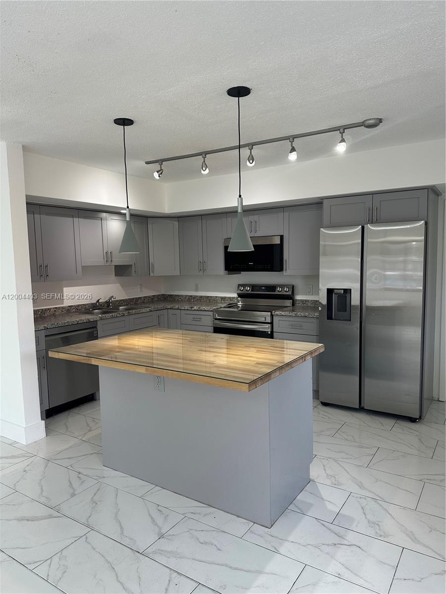 220 Southwest 8th Avenue, Unit 12 Hallandale Beach, FL 33009 - Photo 7 of 17