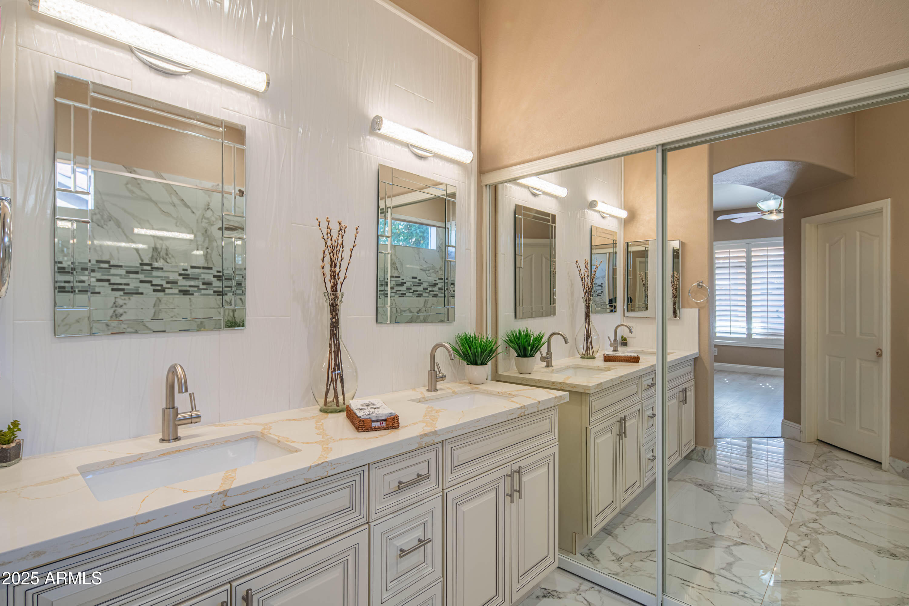 6811 West Del Rio Street, Unit 2 Chandler, AZ 85226 - Photo 26 of 49 a bathroom with 2 sink and a mirror