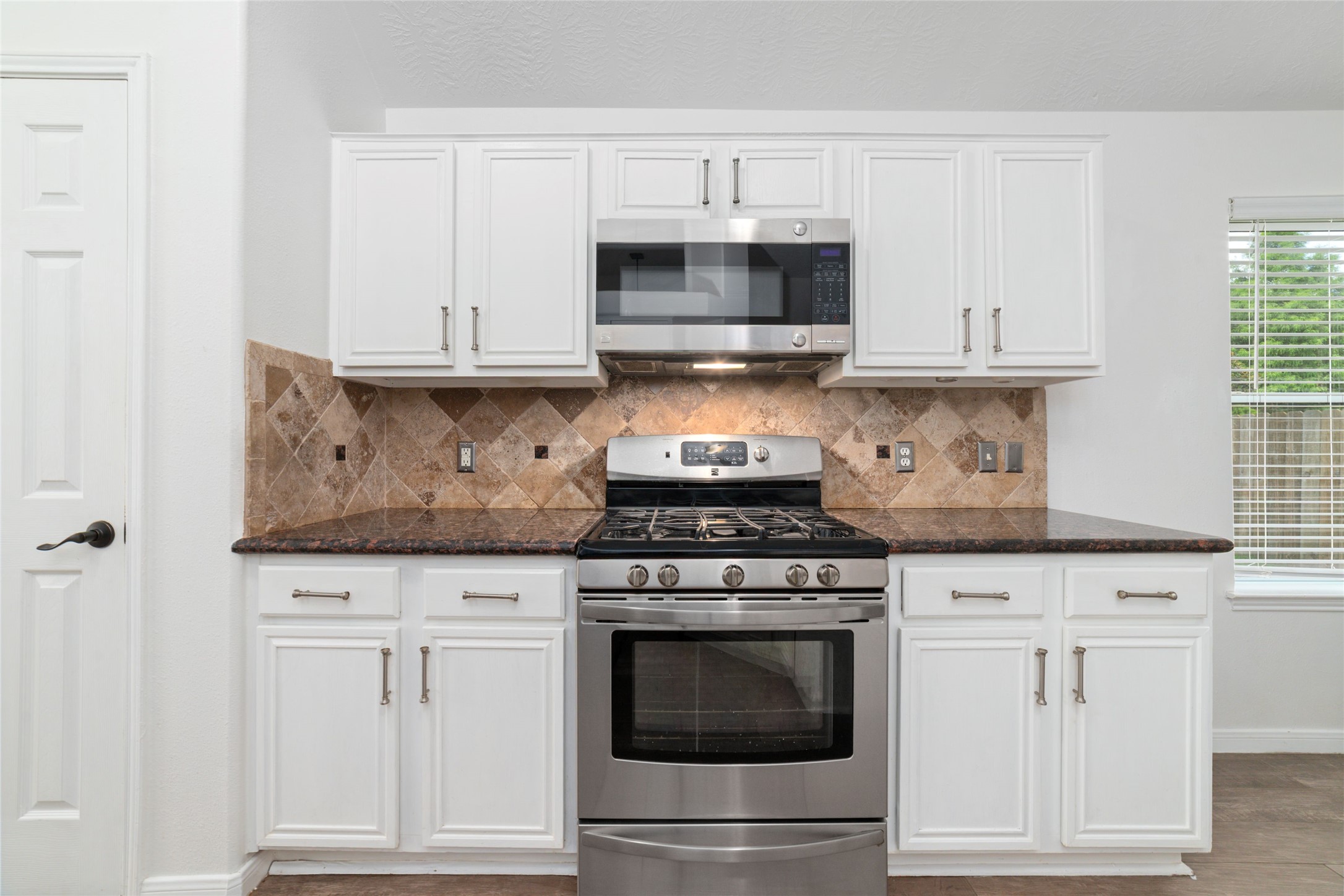 13605 Trail Meadow Lane Rosharon, TX 77583 - Photo 8 of 21