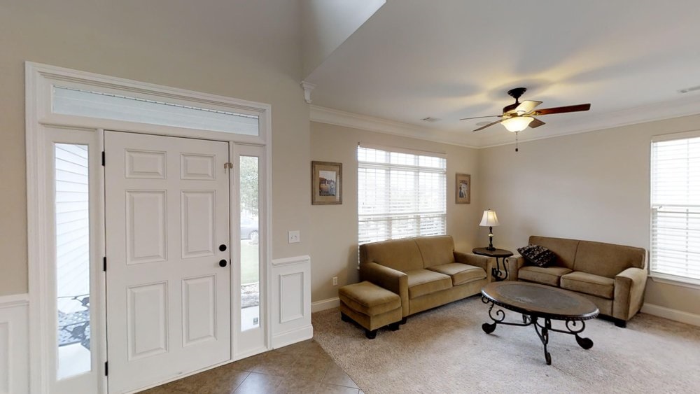 286 Park Ridge Circle Greer, SC 29651 - Photo 2 of 35 Living Room