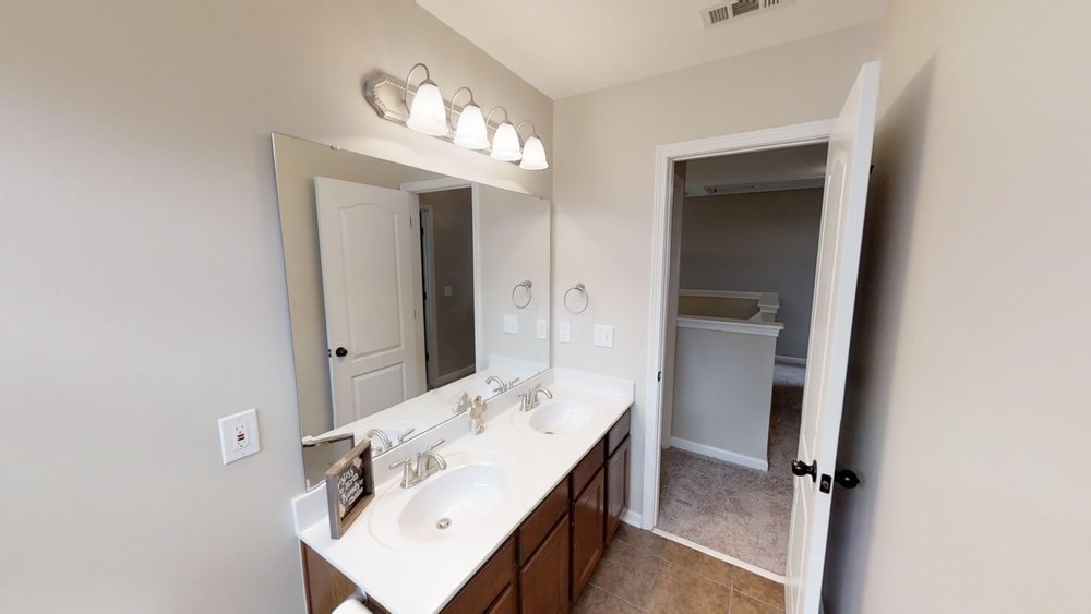 286 Park Ridge Circle Greer, SC 29651 - Photo 24 of 35 Bath