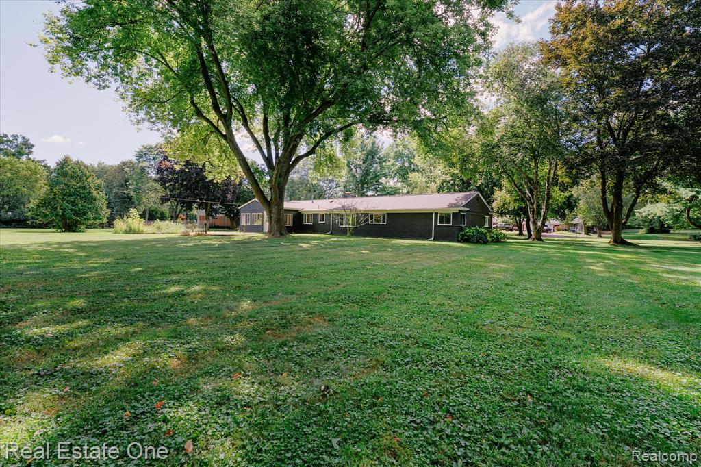 2270 Kingsford Road Rochester Hills, MI 48309 - Photo 39 of 43