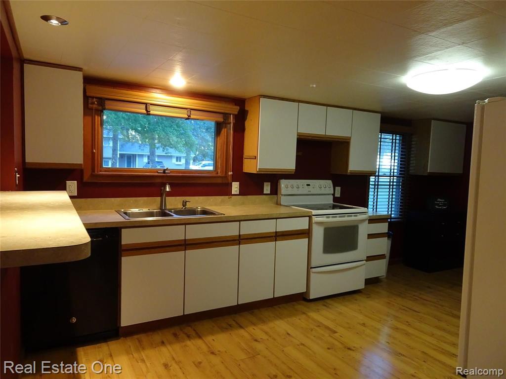 1658 Ladd Road Wolverine Lake, MI 48390 - Photo 12 of 16