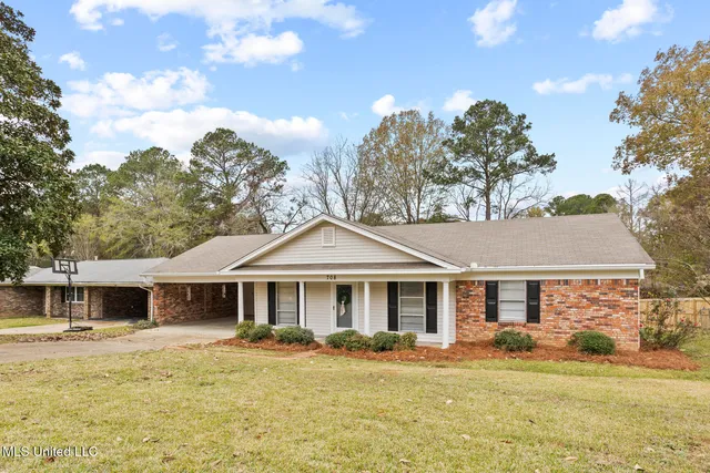 $230,000 | 708 Tanglewood Drive, Clinton, MS 39056