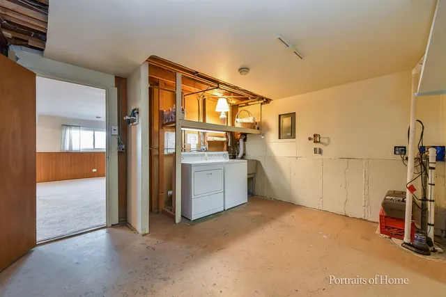 a view of a storage & utility room