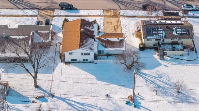 a view of a white building