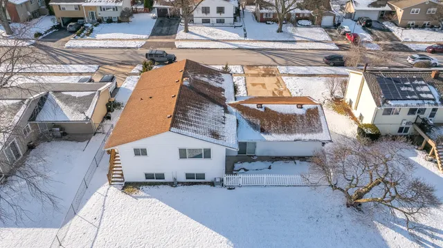 $434,500 | 6705 Patton Drive, Woodridge, IL 60517