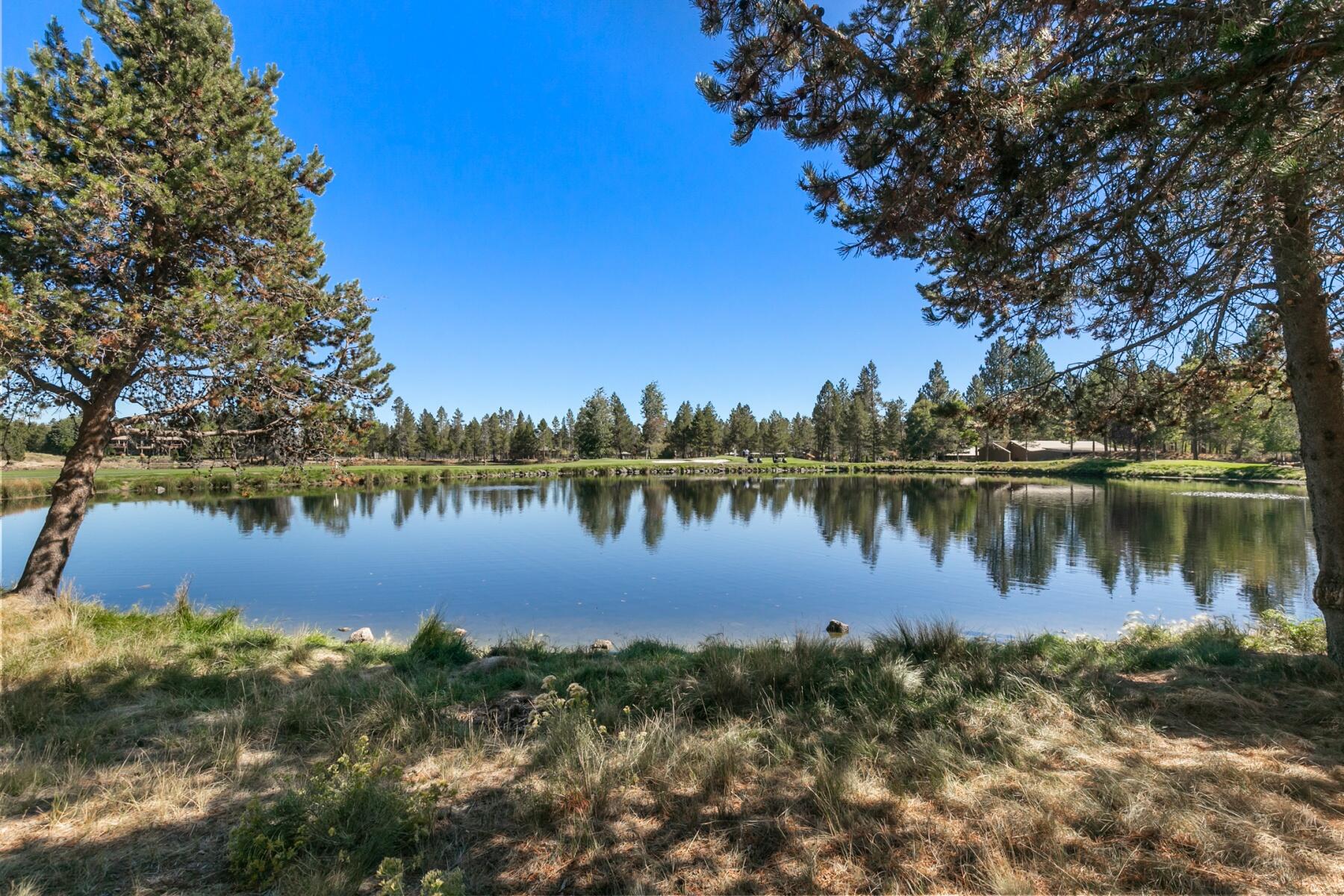 17826 West Core Road Sunriver, OR 97707 - Photo 32 of 34 batch_2021_09_21_34_fairway_village34-27