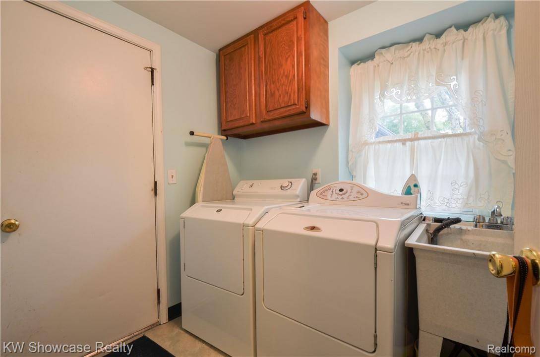 35999 Smithfield Road Farmington, MI 48335 - Photo 19 of 28 35999 Smithfield HDR10.jpg