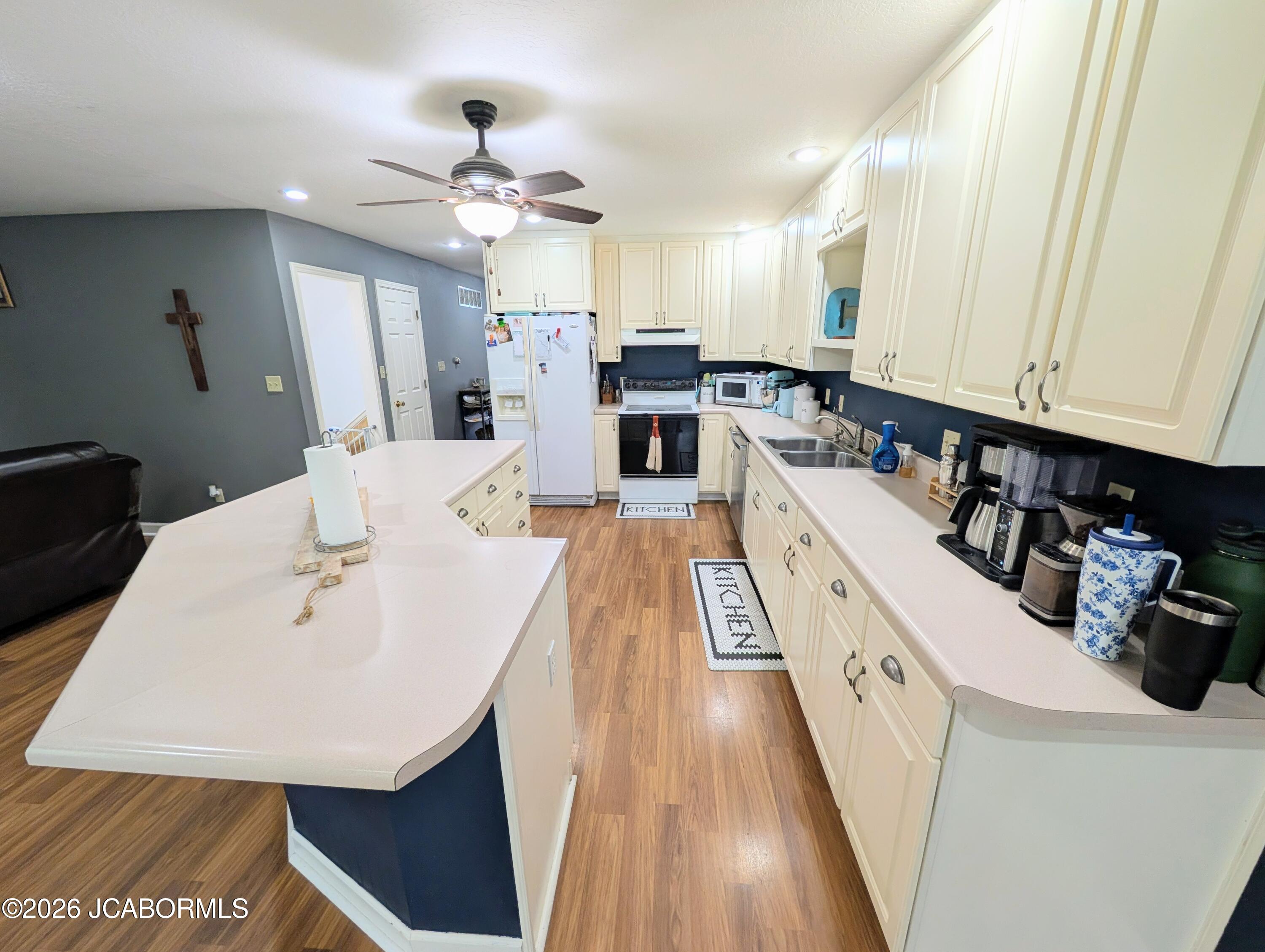 167 East Center Street Holts Summit, MO 65043 - Photo 16 of 54