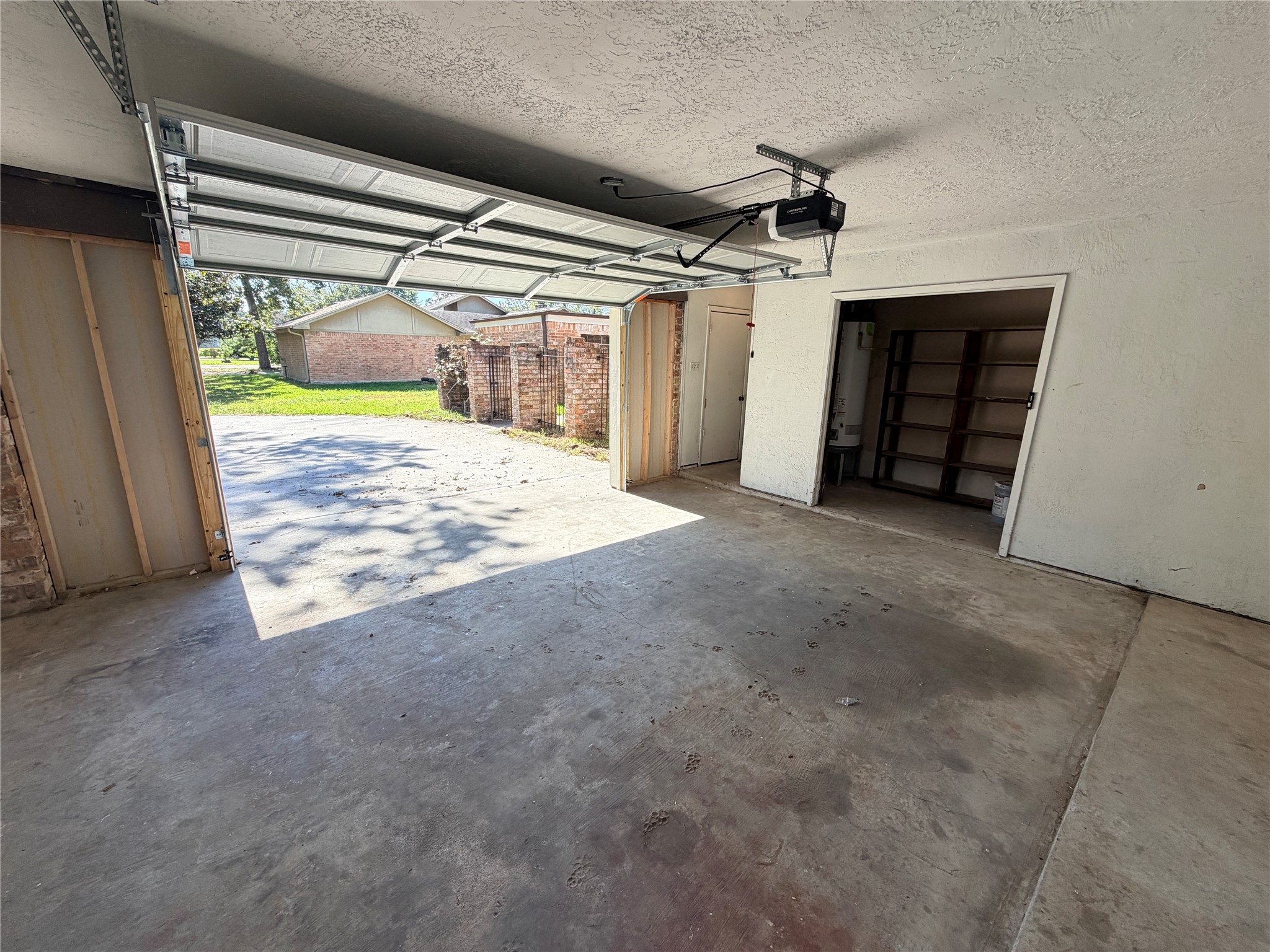 1607 Chestnut Ridge Road Houston, TX 77339 - Photo 24 of 31 an empty room with windows
