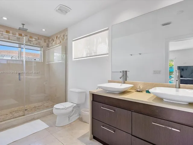 $19,990 | 16473 Northeast 31st Avenue, North Miami Beach, FL 33160