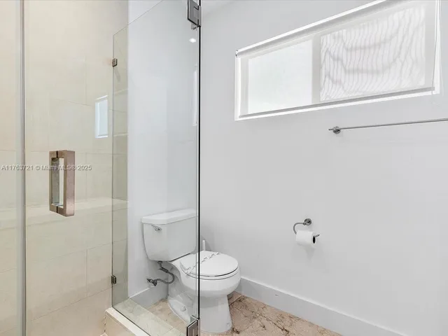 $19,990 | 16473 Northeast 31st Avenue, North Miami Beach, FL 33160