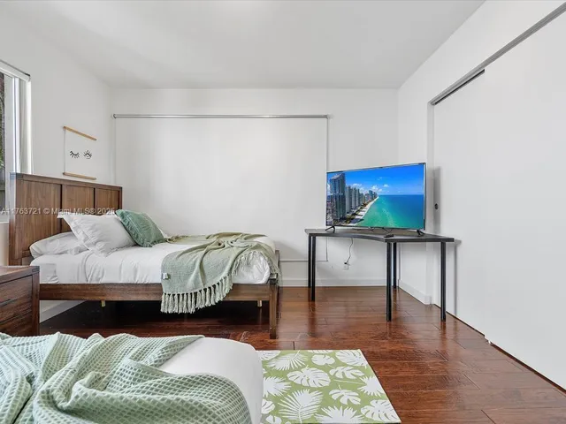 $19,990 | 16473 Northeast 31st Avenue, North Miami Beach, FL 33160