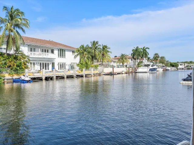 $19,990 | 16473 Northeast 31st Avenue, North Miami Beach, FL 33160