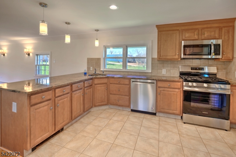 350 Burnt Mill Road Somerville, NJ 08876 - Photo 5 of 17