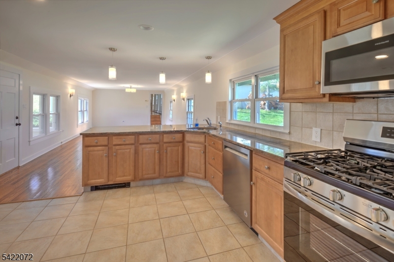 350 Burnt Mill Road Somerville, NJ 08876 - Photo 6 of 17