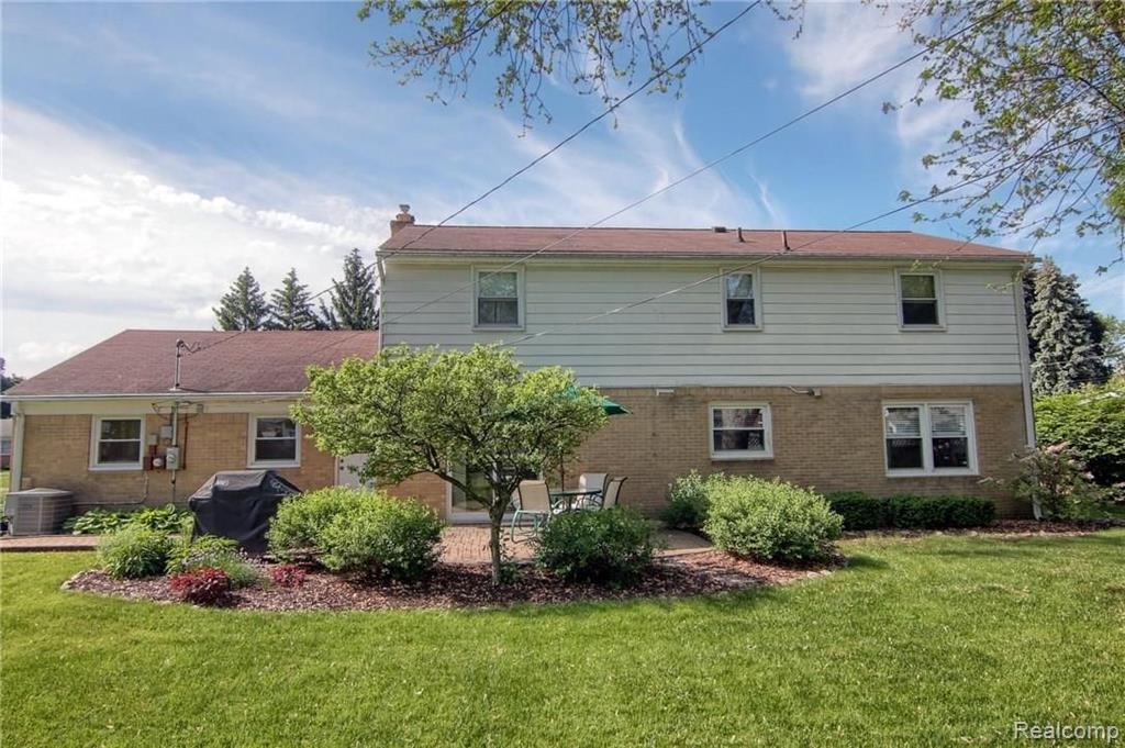 32326 Red Clover Road Farmington Hills, MI 48334 - Photo 29 of 30
