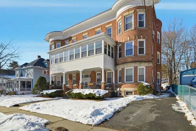 $2,100 | 44 Bardwell Street, Unit 3L, South Hadley, MA 01075