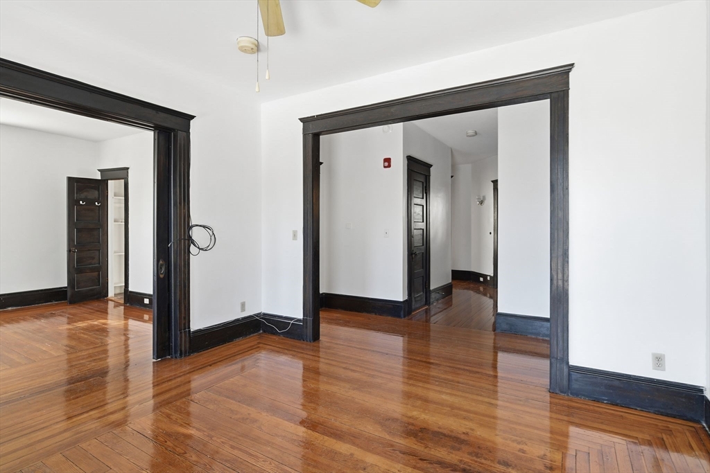 44 Bardwell Street, Unit 3L South Hadley, MA 01075 - Photo 4 of 12