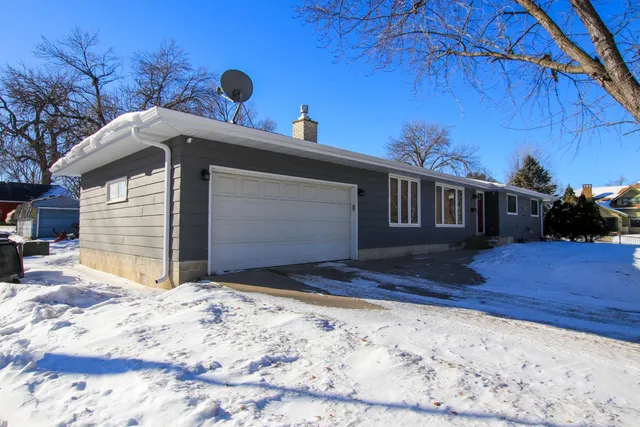 $244,900 | 6 5th Avenue Northeast, Hutchinson, MN 55350