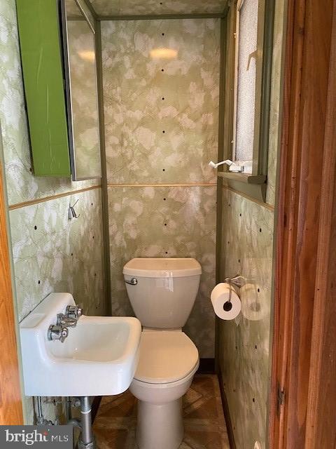 518 Elsie Street Reading, PA 19607 - Photo 13 of 24 1st floor half bath