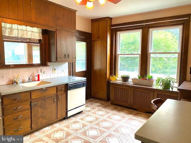 518 Elsie Street Reading, PA 19607 - Photo 9 of 24 Kitchen