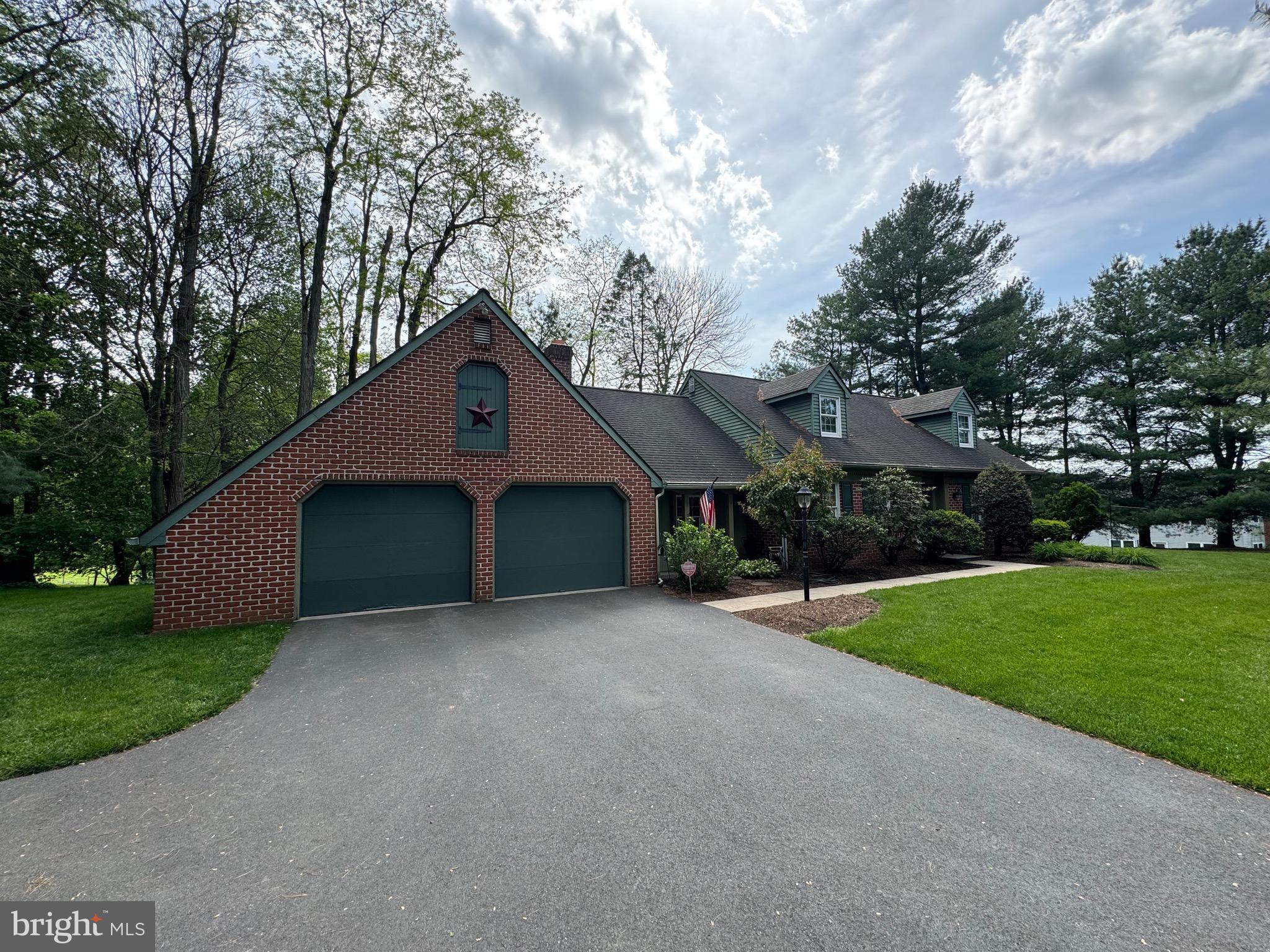 682 Georgetown Road Ronks, PA 17572 - Photo 2 of 21