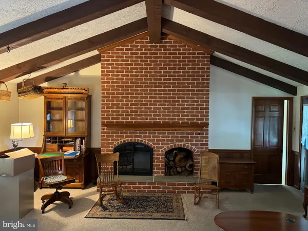 $2,700 | 682 Georgetown Road, Ronks, PA 17572