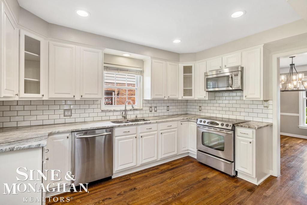 1335 Audubon Road Grosse Pointe, MI 48230 - Photo 7 of 46 50142092-2503cbc5-af5a-4d47-80e1-2fcf8c18ac57.JPG