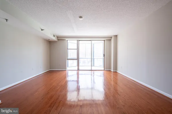 $295,000 | 24 Courthouse Square, Unit 212, Rockville, MD 20850