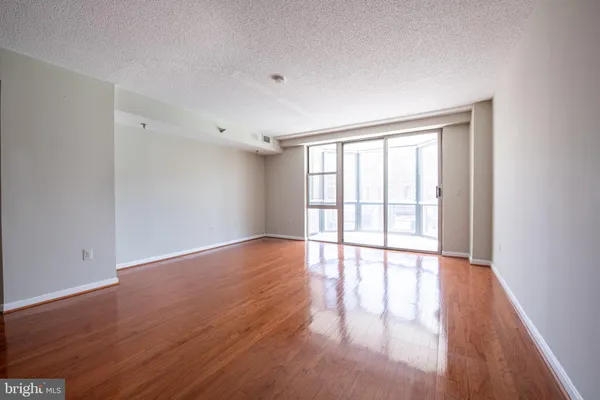 $295,000 | 24 Courthouse Square, Unit 212, Rockville, MD 20850