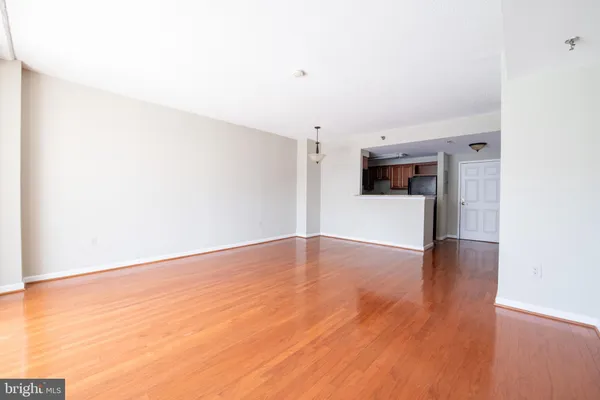 $295,000 | 24 Courthouse Square, Unit 212, Rockville, MD 20850