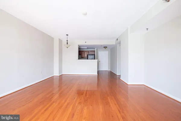 $295,000 | 24 Courthouse Square, Unit 212, Rockville, MD 20850