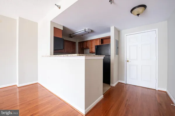 $295,000 | 24 Courthouse Square, Unit 212, Rockville, MD 20850