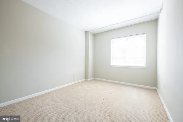 $295,000 | 24 Courthouse Square, Unit 212, Rockville, MD 20850