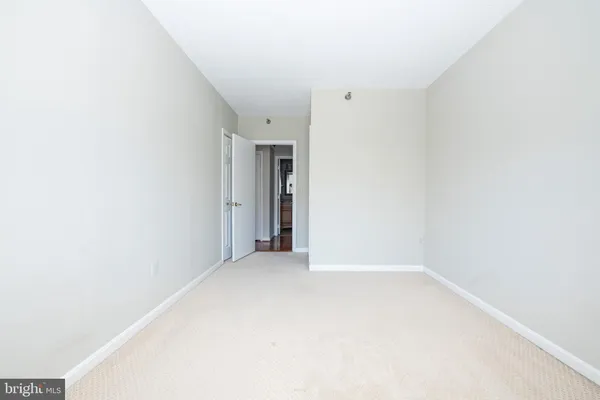 $295,000 | 24 Courthouse Square, Unit 212, Rockville, MD 20850