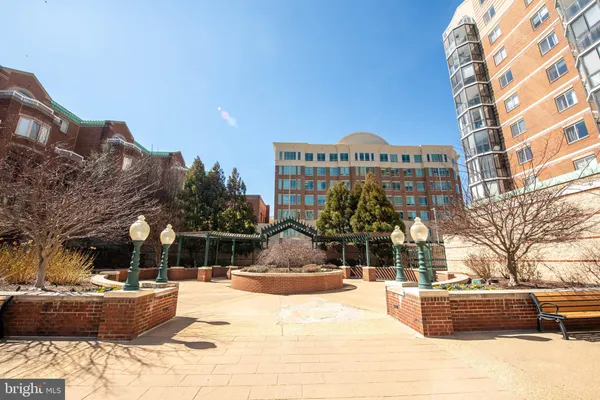 $295,000 | 24 Courthouse Square, Unit 212, Rockville, MD 20850