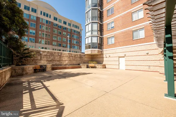 $295,000 | 24 Courthouse Square, Unit 212, Rockville, MD 20850