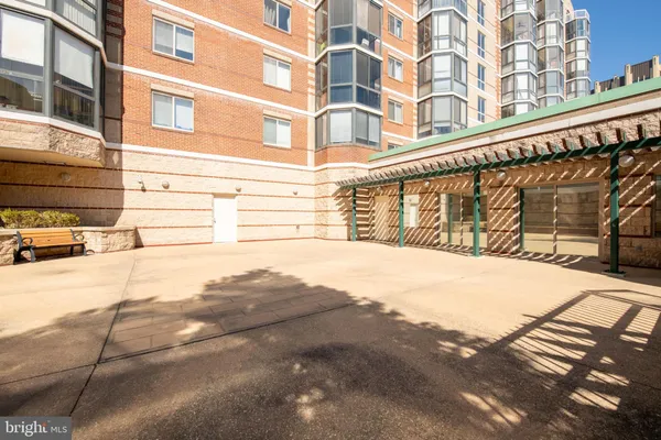 $295,000 | 24 Courthouse Square, Unit 212, Rockville, MD 20850