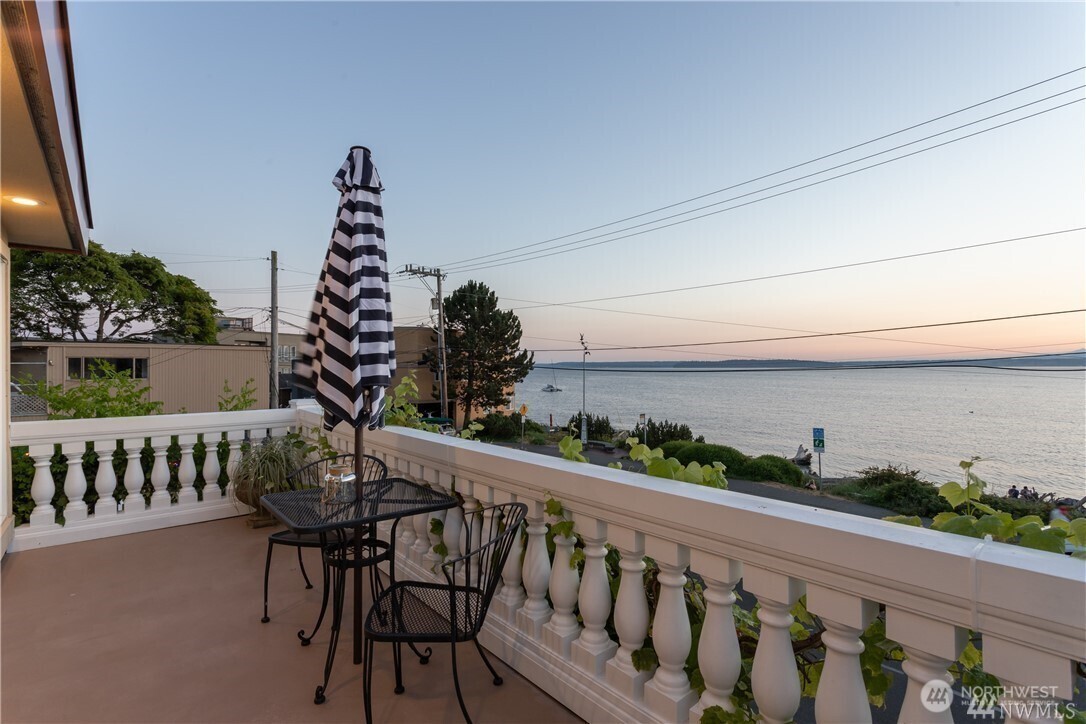 4030 Beach Drive Southwest Seattle, WA 98116 - Photo 10 of 33