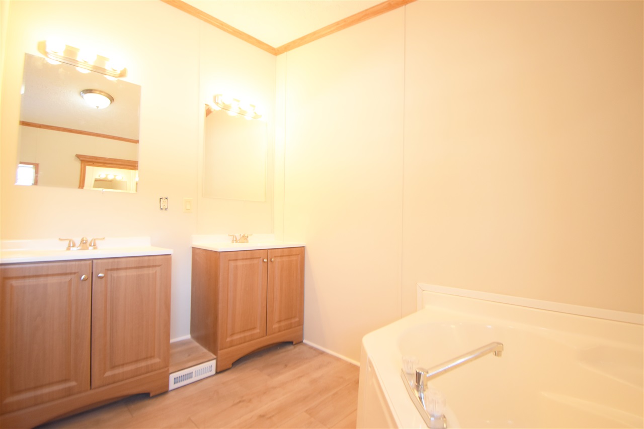 3752 West Bennington Road Owosso, MI 48867 - Photo 16 of 29 50033478-15.JPG