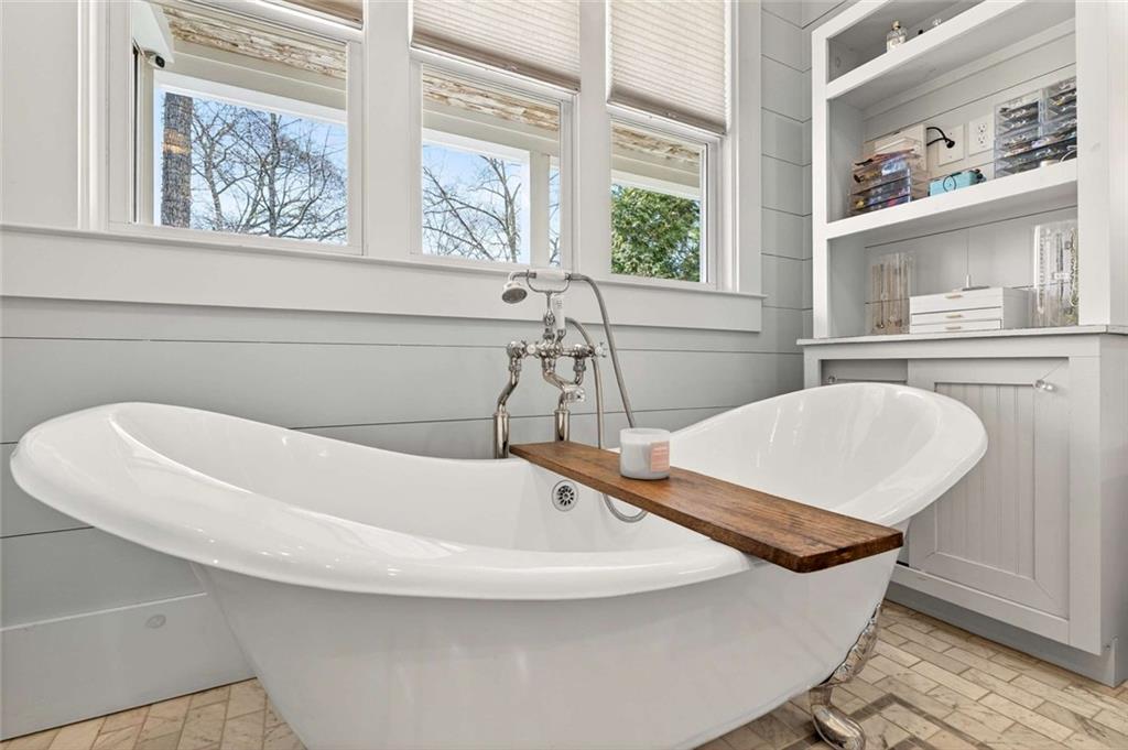 52 Woodstock Road Roswell, GA 30075 - Photo 16 of 76