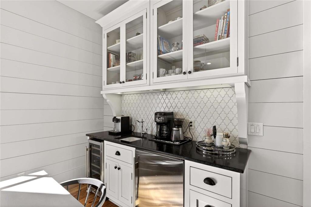 52 Woodstock Road Roswell, GA 30075 - Photo 27 of 76