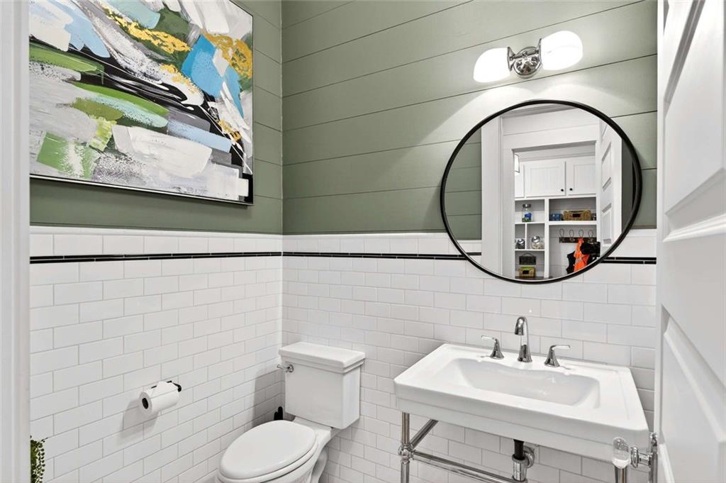 52 Woodstock Road Roswell, GA 30075 - Photo 31 of 76