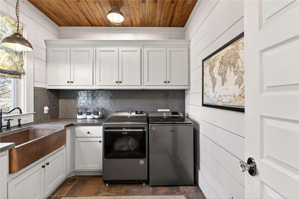 52 Woodstock Road Roswell, GA 30075 - Photo 32 of 76